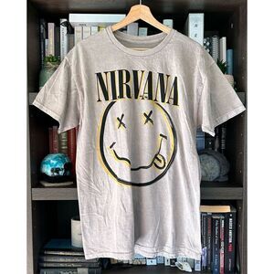🐿️ NWOT Nirvana Acid Wash Tan Gray Smiley Graphic Unisex Short Sleeve Tee Large
